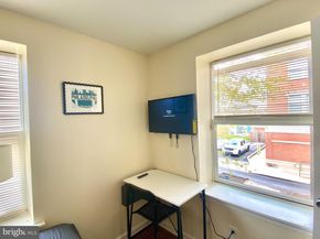 814 S 13TH Street, Philadelphia PA 19147