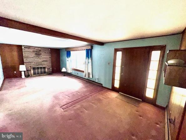 1429 County Line Road, Huntingdon Valley PA 19006