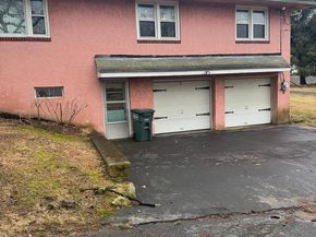 1429 County Line Road, Huntingdon Valley PA 19006