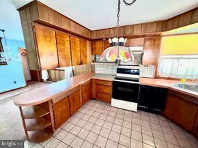 1429 County Line Road, Huntingdon Valley PA 19006