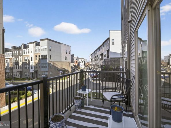 13574 Innovation Station Loop 19A, Herndon VA 20171