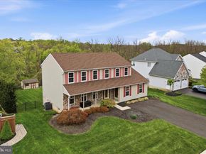 212 Red Maple Court, Chalfont PA 18914