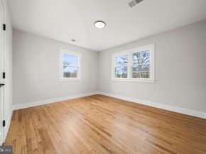 437 Glyndon Street NE, Vienna VA 22180