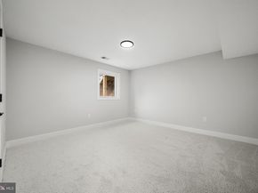 437 Glyndon Street NE, Vienna VA 22180