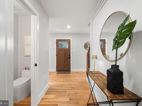 437 Glyndon Street NE, Vienna VA 22180