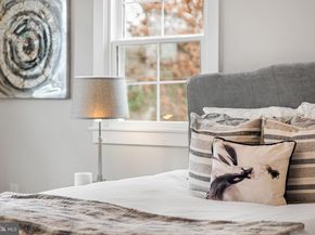 437 Glyndon Street NE, Vienna VA 22180