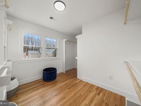 437 Glyndon Street NE, Vienna VA 22180