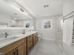 437 Glyndon Street NE, Vienna VA 22180