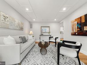 437 Glyndon Street NE, Vienna VA 22180