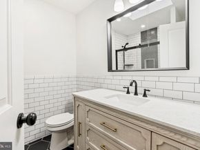 531 Hoffman Street, Philadelphia PA 19148