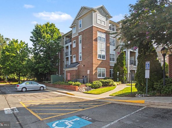 12956 Centre Park Circle 317, Herndon VA 20171
