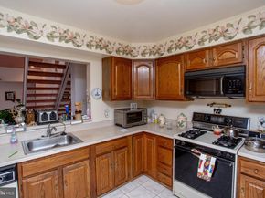 73305 Delaire Landing Road 305, Philadelphia PA 19114