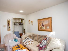 73305 Delaire Landing Road 305, Philadelphia PA 19114