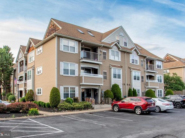 73305 Delaire Landing Road 305, Philadelphia PA 19114