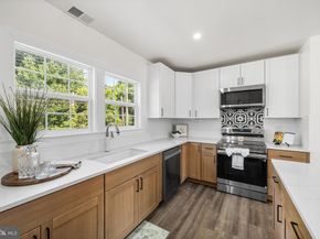 218 Plumbridge Drive, Levittown PA 19056