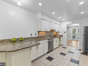 6308 Chaucer View Circle, Alexandria VA 22304