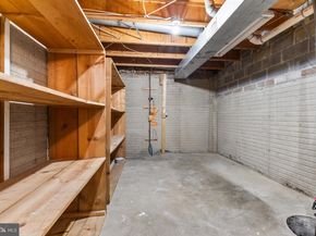 6308 Chaucer View Circle, Alexandria VA 22304