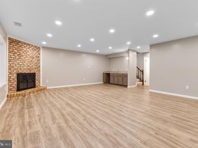 6308 Chaucer View Circle, Alexandria VA 22304