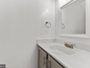 6308 Chaucer View Circle, Alexandria VA 22304