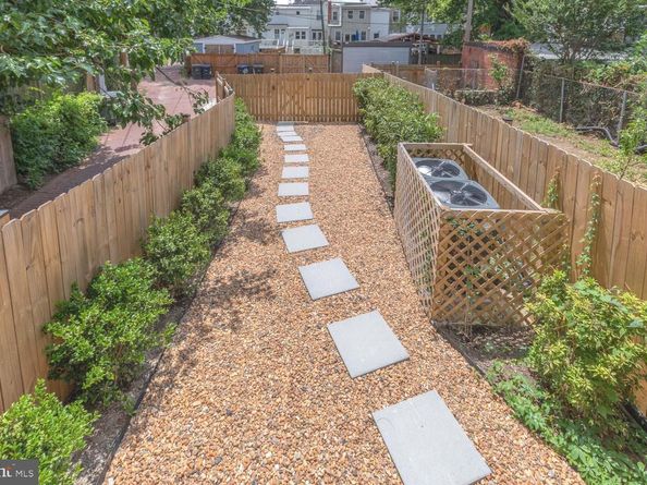 424 Taylor Street NW 1, Washington DC 20011