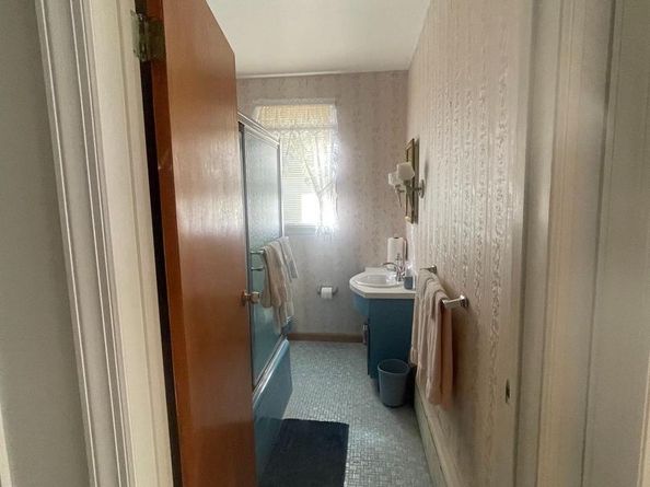 242 Burmont Road, Drexel Hill PA 19026