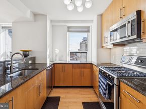 1425 Locust Street 21A, Philadelphia PA 19102