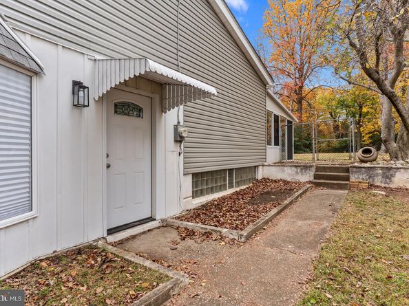 621 Artwood Drive, Philadelphia PA 19115