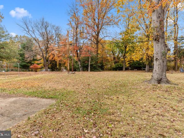 621 Artwood Drive, Philadelphia PA 19115