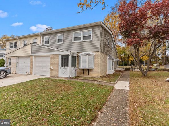 621 Artwood Drive, Philadelphia PA 19115