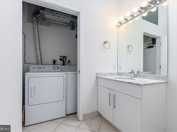 2200 Arch Street 503, Philadelphia PA 19103