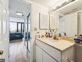 701 Pennsylvania Avenue NW PH4, Washington DC 20004