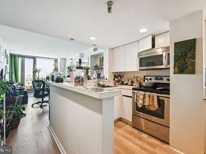 701 Pennsylvania Avenue NW PH4, Washington DC 20004