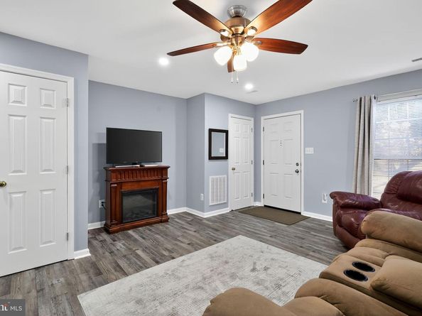 45481 Bluemont Junction Square, Sterling VA 20164