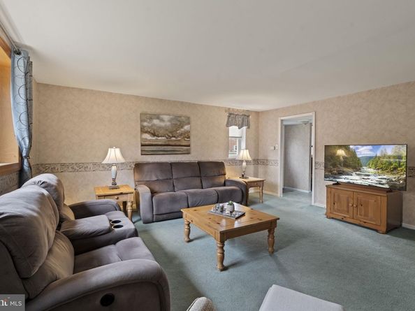 11902 Barlow Street, Philadelphia PA 19116