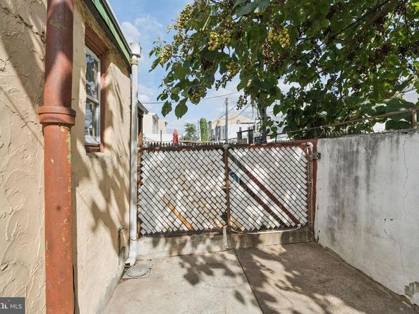 2831 Almond Street, Philadelphia PA 19134