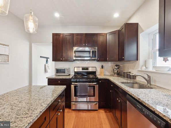 157 W Salaignac Street, Philadelphia PA 19128