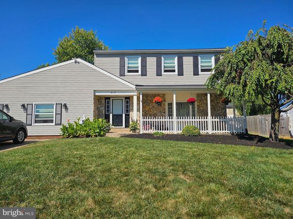 513 Valmore Road, Fairless Hills PA 19030