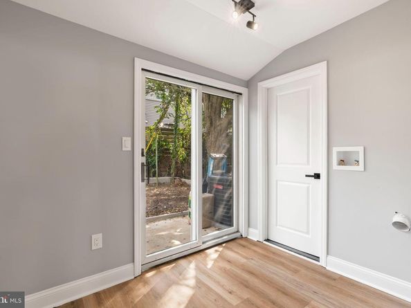 3464 Division Street, Philadelphia PA 19129