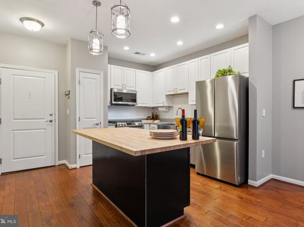 2665 Prosperity Avenue 111, Fairfax VA 22031