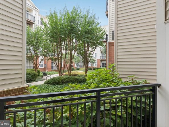 2665 Prosperity Avenue 111, Fairfax VA 22031