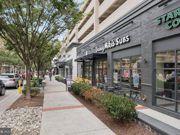 2665 Prosperity Avenue 111, Fairfax VA 22031