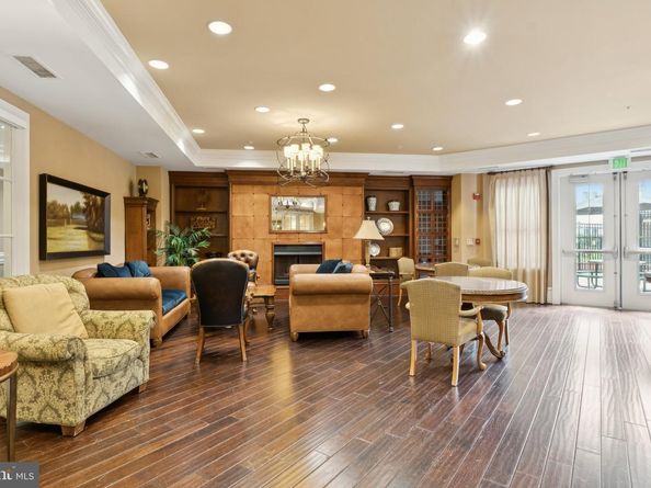 2665 Prosperity Avenue 111, Fairfax VA 22031