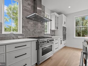 10 Churchville Lane, Churchville PA 18966