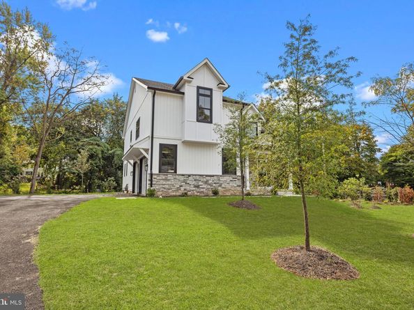 10 Churchville Lane, Churchville PA 18966