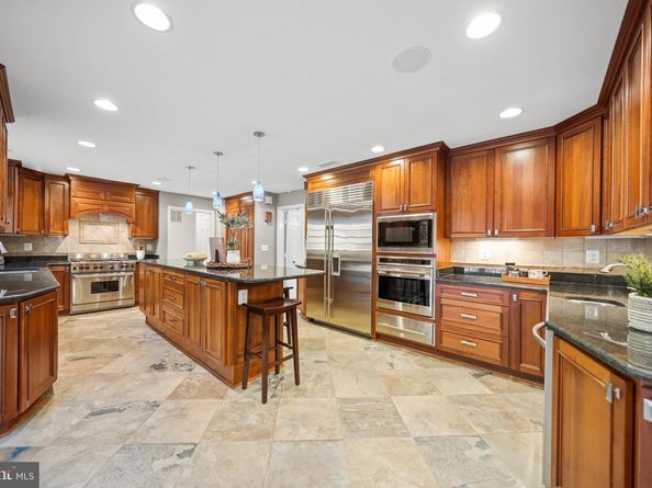 6710 Wemberly Way, Mclean VA 22101