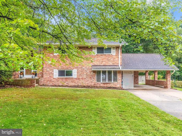 7203 Homestead Place, Springfield VA 22151