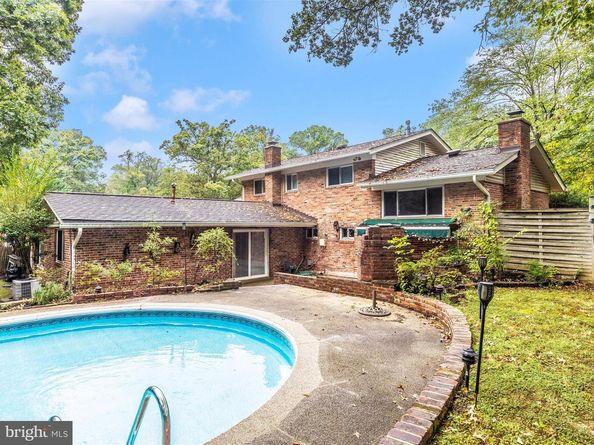 7203 Homestead Place, Springfield VA 22151