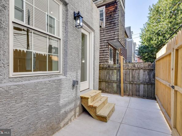 2139 Bainbridge Street, Philadelphia PA 19146