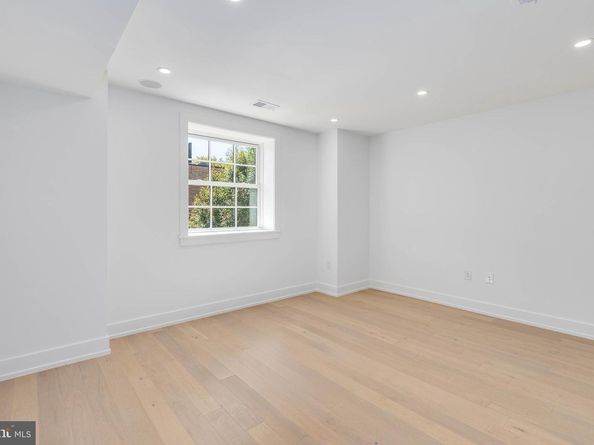 2139 Bainbridge Street, Philadelphia PA 19146