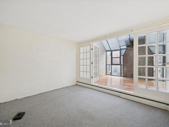 304 Delancey Street, Philadelphia PA 19106